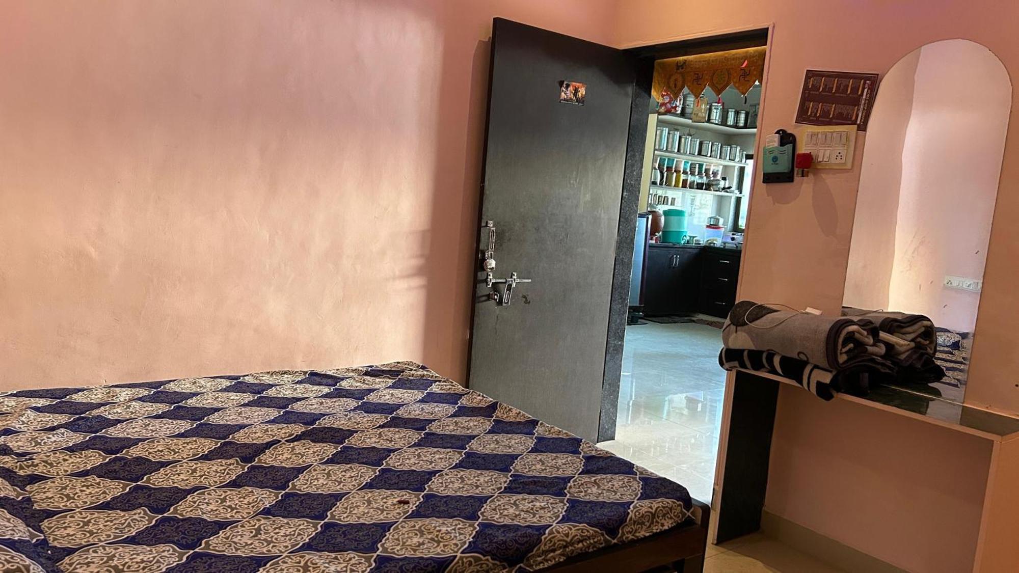 Dwarka Home Stay 2 Only Family Exterior foto